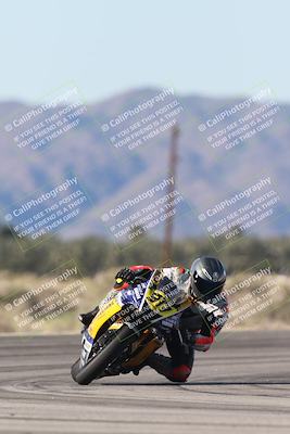 media/Jan-16-2026-CVMA Friday Practice (Fri) [[6f2bf47531]]/5-Racer 4-Trackday1/Session 5 (Turn 16)/